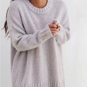 AERIE.  Oversized, slouchy gray crew neck sweater. Size LARGE
